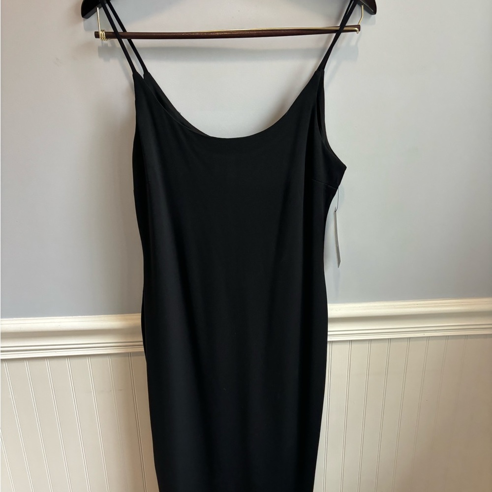 Lulu’s black bodycon midi dress